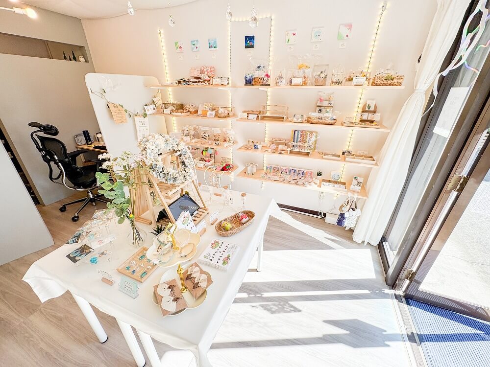 トトリエの作品・店内の様子